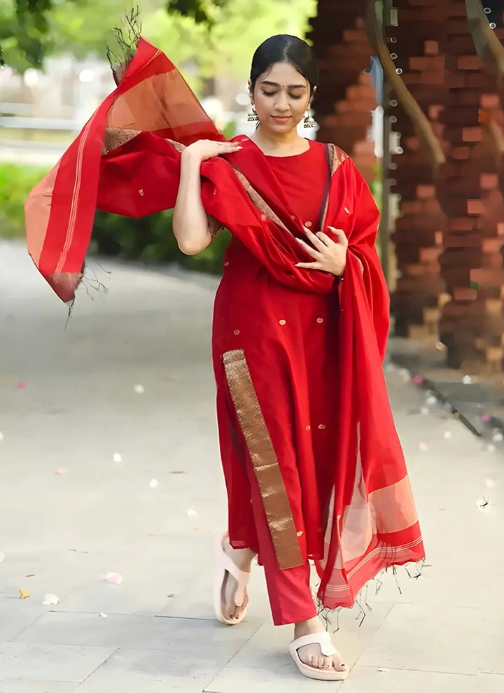 Red Weaving Kanchi Cotton Casual Kurta And Dupatta