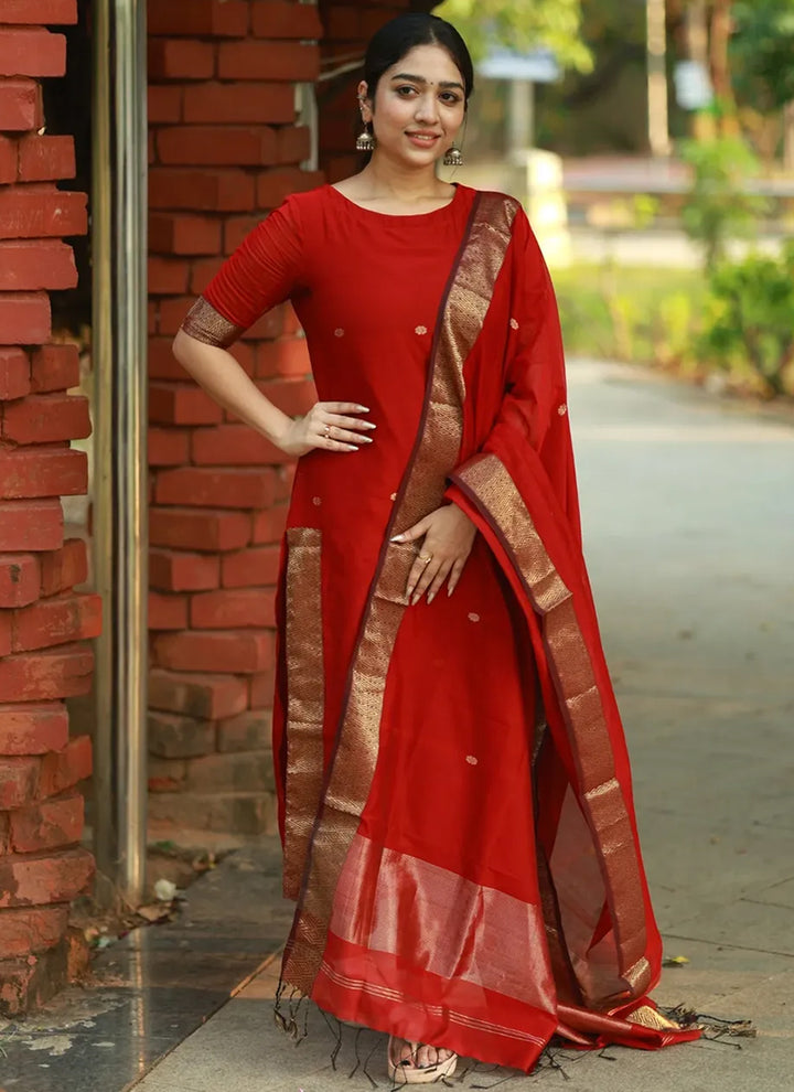 Red Weaving Kanchi Cotton Casual Kurta And Dupatta