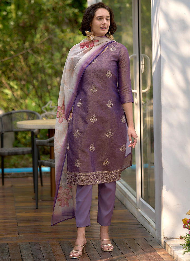Embroidered Lovender Kurta Set With Dupatta