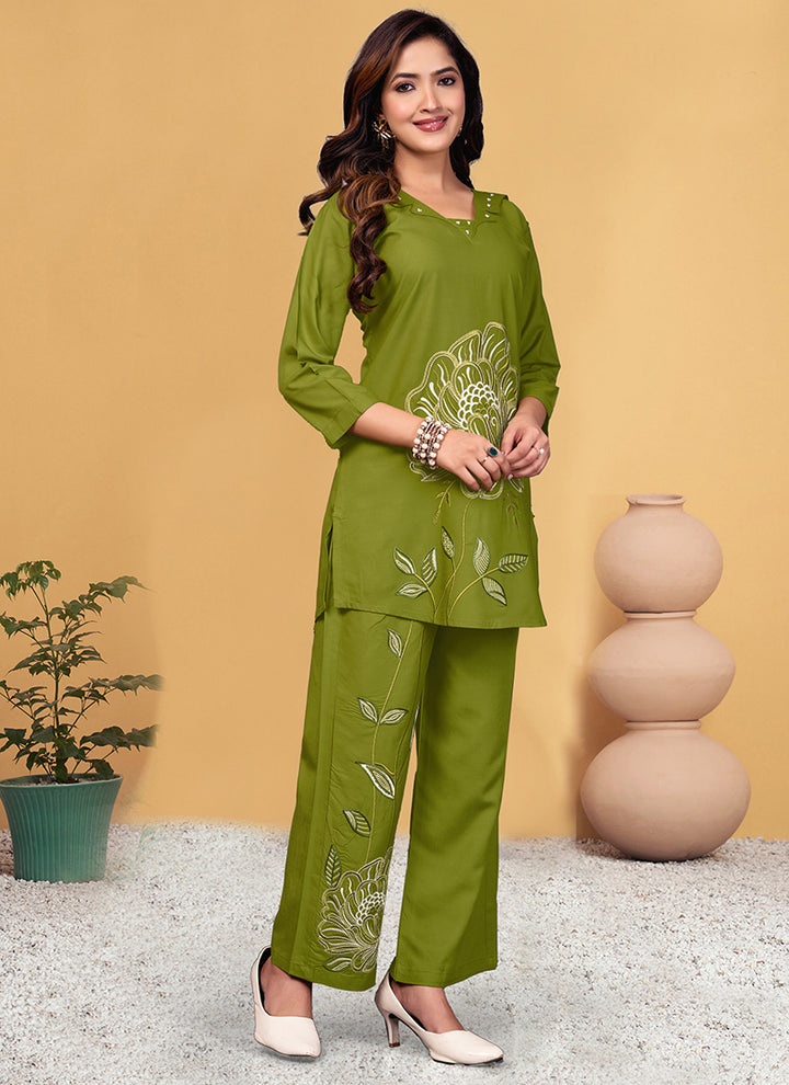 Viscose Rayon Green V Neck Cord Set For Outwear