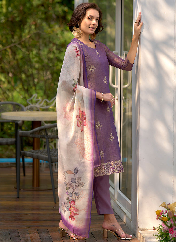 Embroidered Lovender Kurta Set With Dupatta