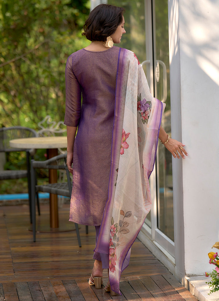 Embroidered Lovender Kurta Set With Dupatta
