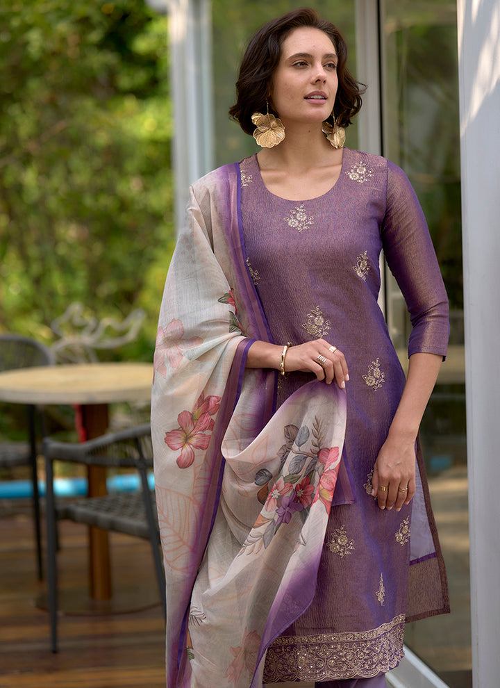 Embroidered Lovender Kurta Set With Dupatta