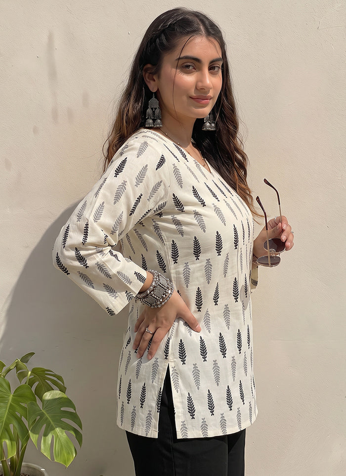White And Black Cotton Printed V Neck Kurti