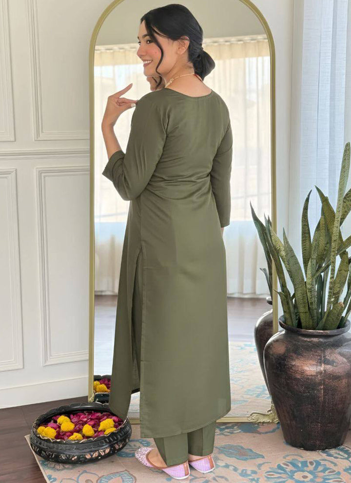 Green Cotton Blend Embroidered Ceremonial Kurta Set