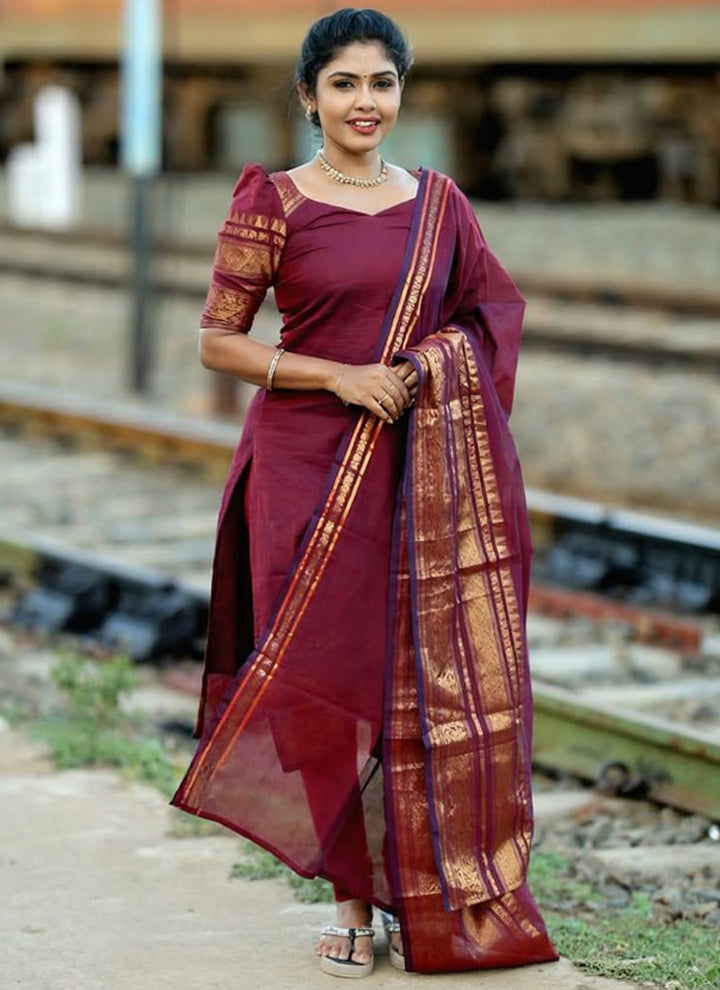 Maroon Kanchi Cotton Weaving Casual Kurta And Dupatta