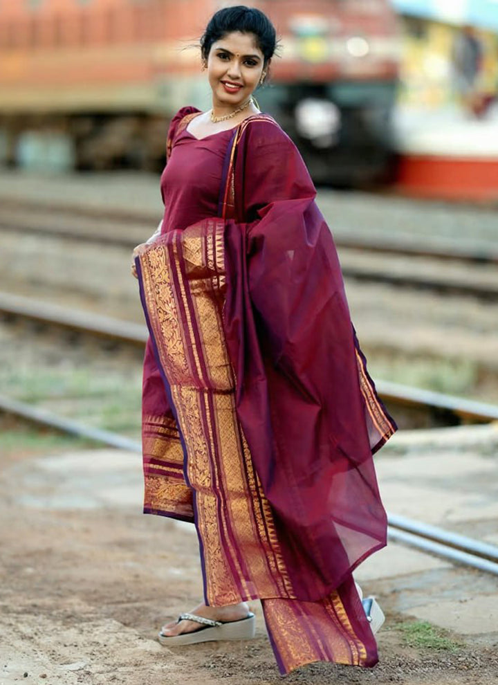 Maroon Kanchi Cotton Weaving Casual Kurta And Dupatta