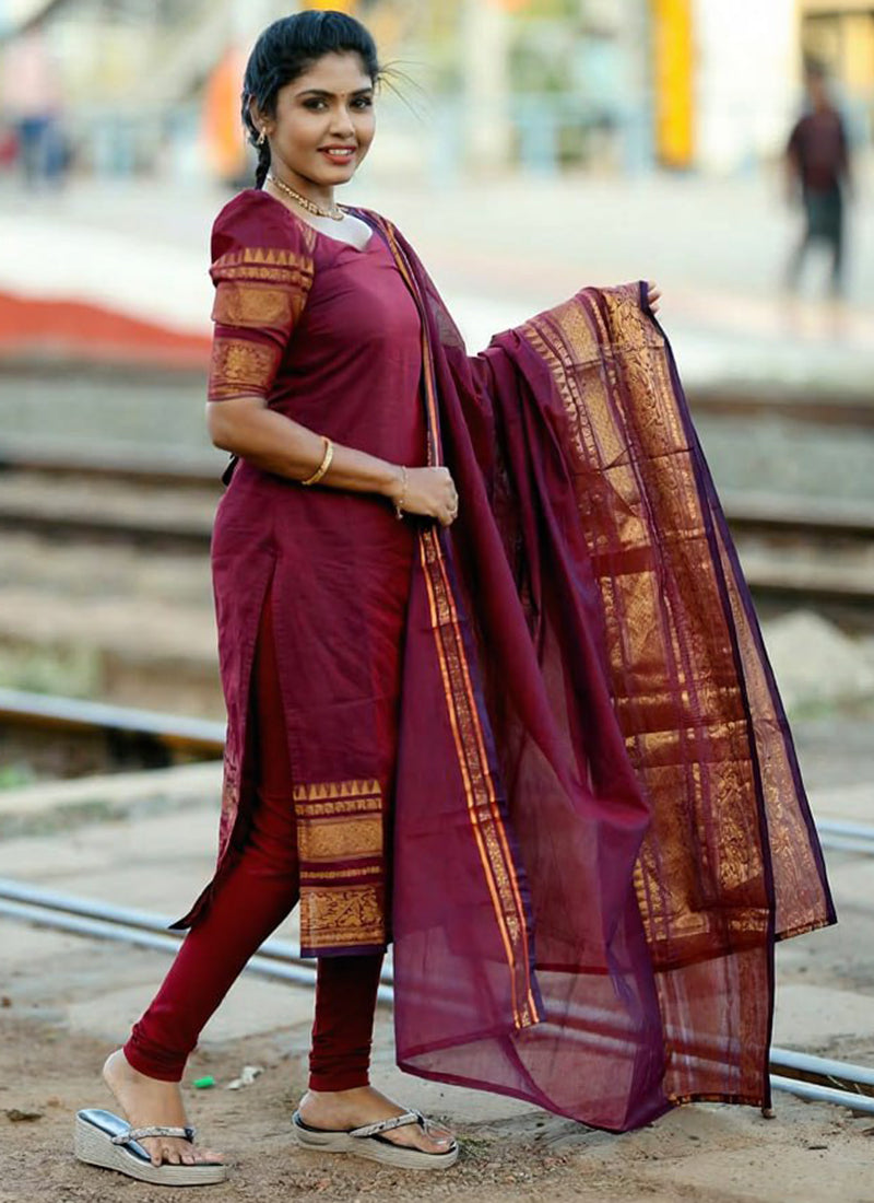 Maroon Kanchi Cotton Weaving Casual Kurta And Dupatta