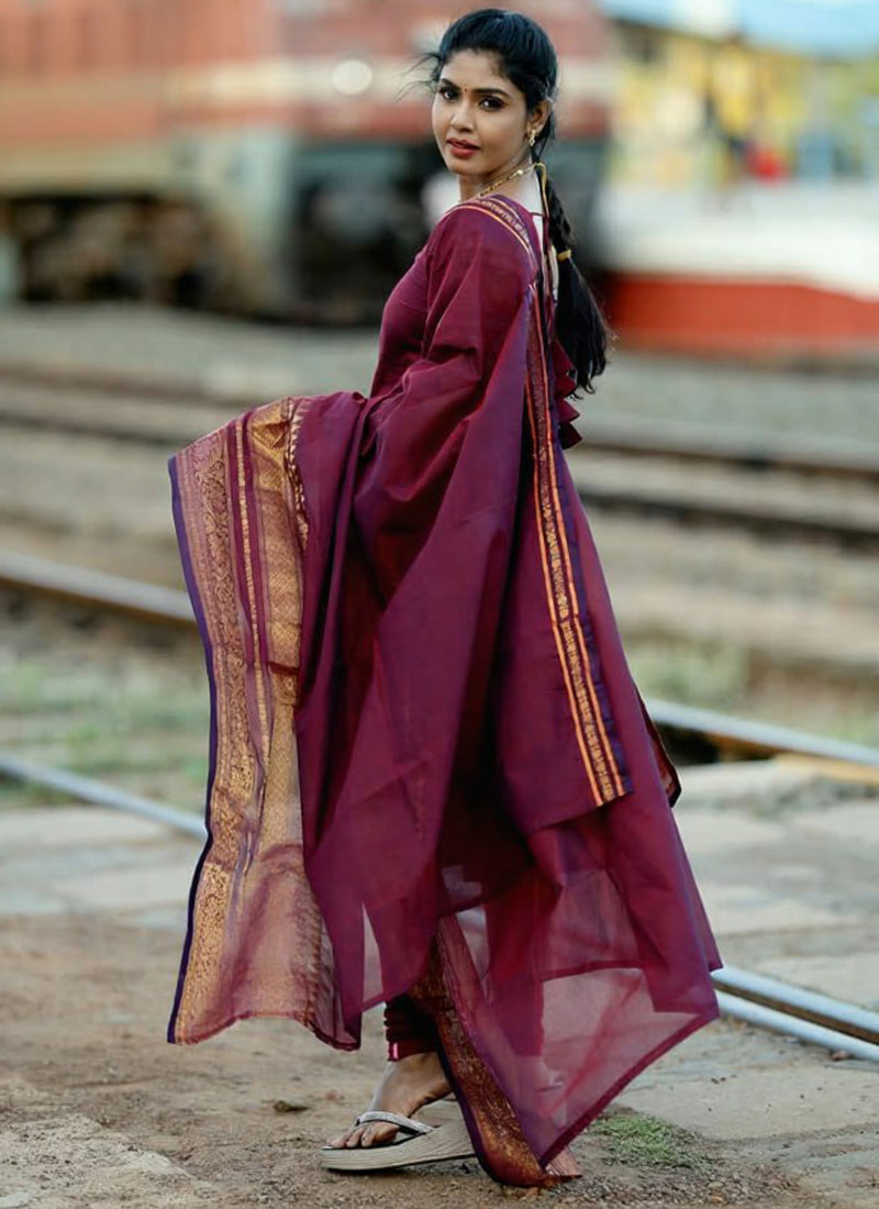 Maroon Kanchi Cotton Weaving Casual Kurta And Dupatta