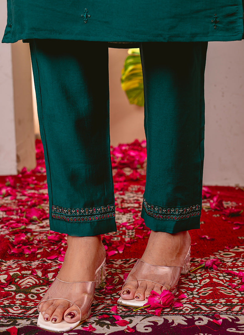 Green Viscose Silk V-Neck Embroidered Salwar Suit