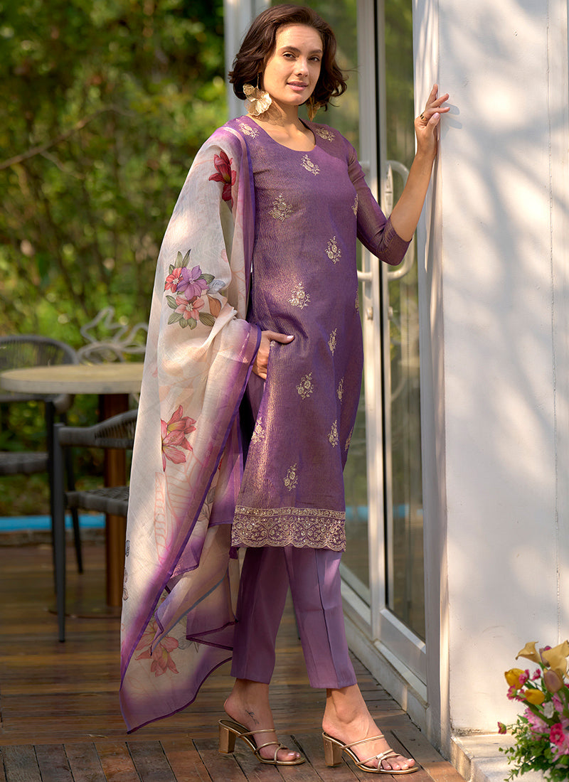 Embroidered Lovender Kurta Set With Dupatta