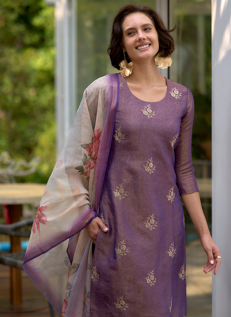 Embroidered Lovender Kurta Set With Dupatta