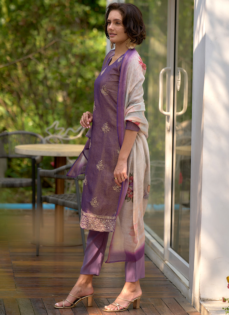 Embroidered Lovender Kurta Set With Dupatta