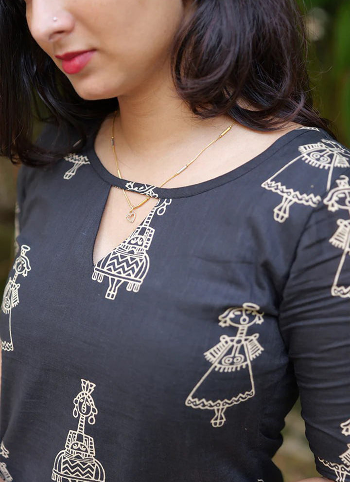 Black Cotton Blend Printed Straight Kurta And Pant