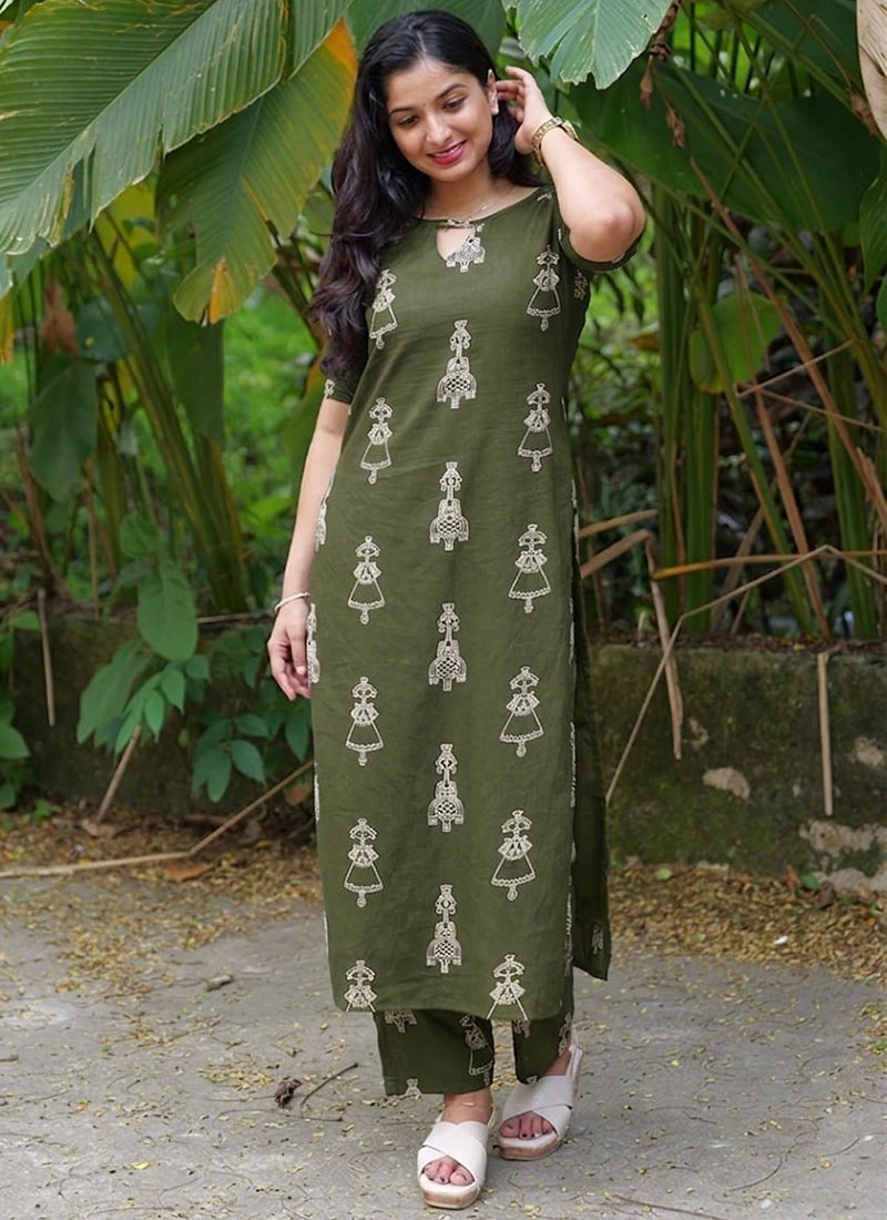 Green Cotton Blend Printed Straight Kurta And Pant